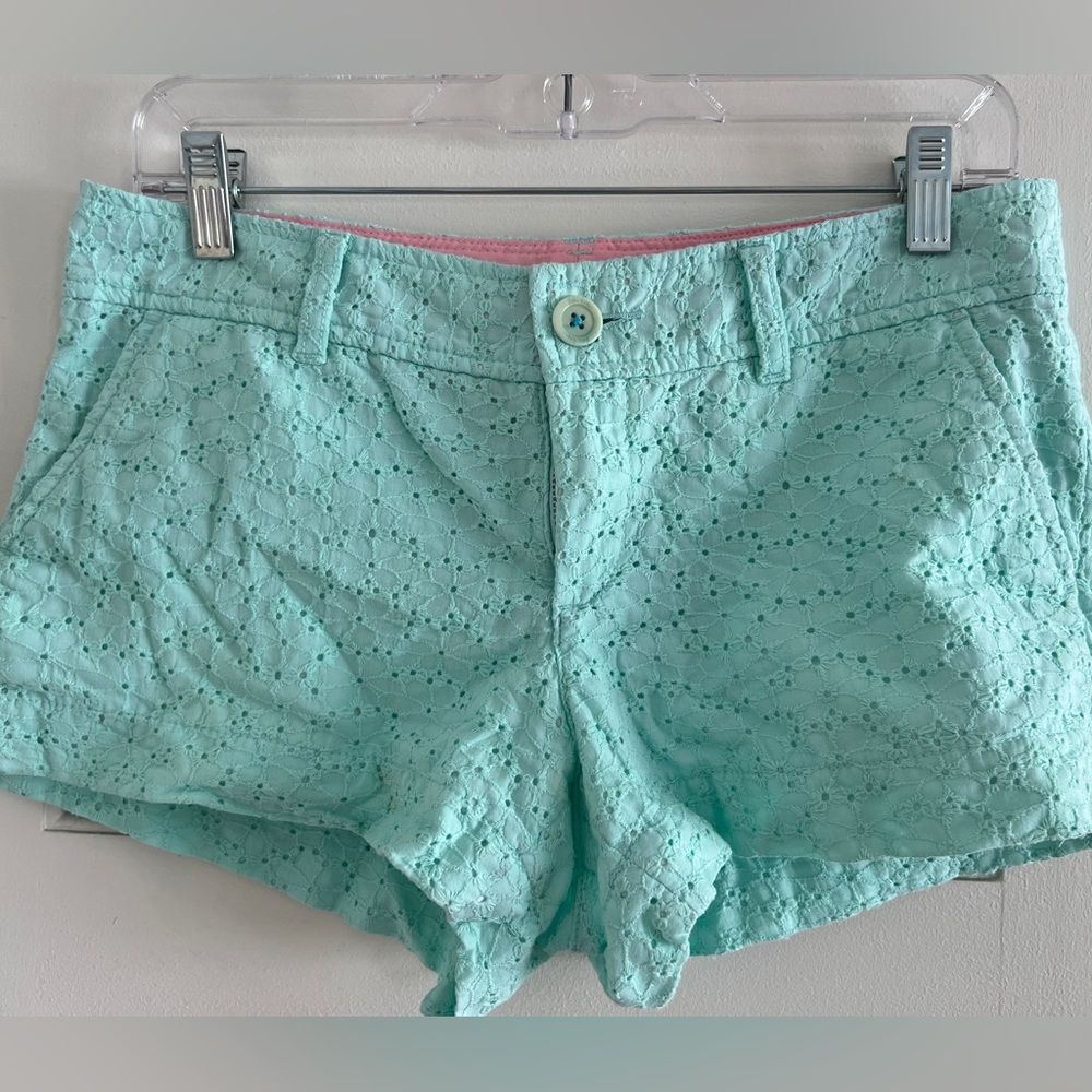 Lilly Pulitzer Eyelet Walsh Short light Teal Blue Size 4